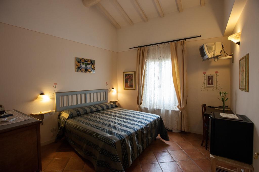 Hotel Locanda Degli Artisti Borgo San Lorenzo Szoba fotó