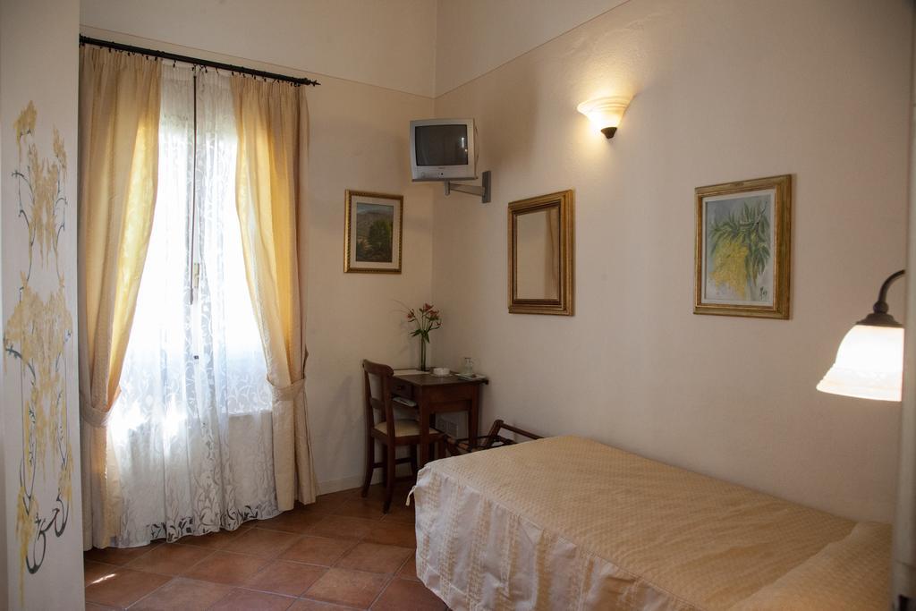 Hotel Locanda Degli Artisti Borgo San Lorenzo Szoba fotó