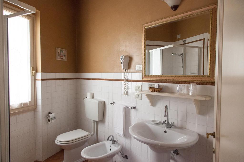 Hotel Locanda Degli Artisti Borgo San Lorenzo Szoba fotó