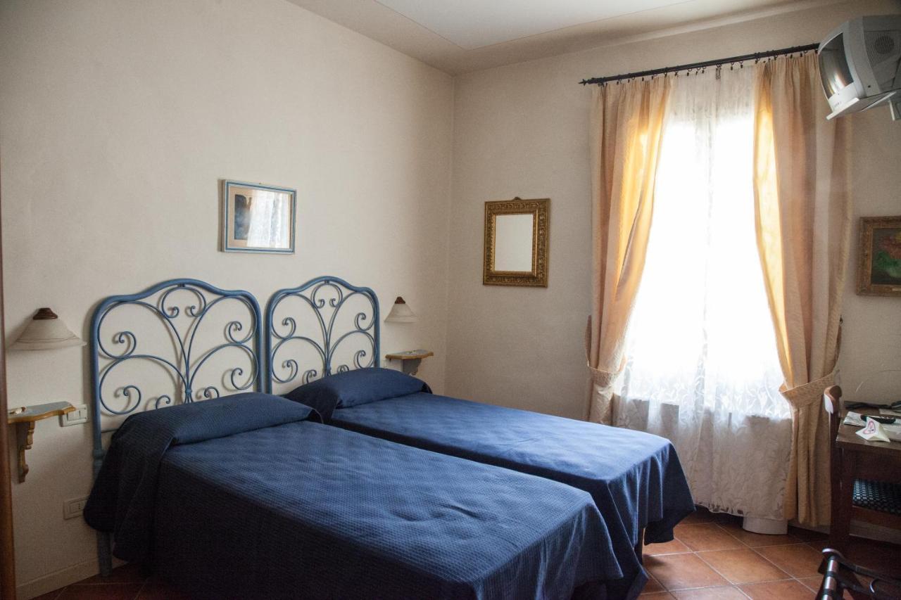 Hotel Locanda Degli Artisti Borgo San Lorenzo Kültér fotó